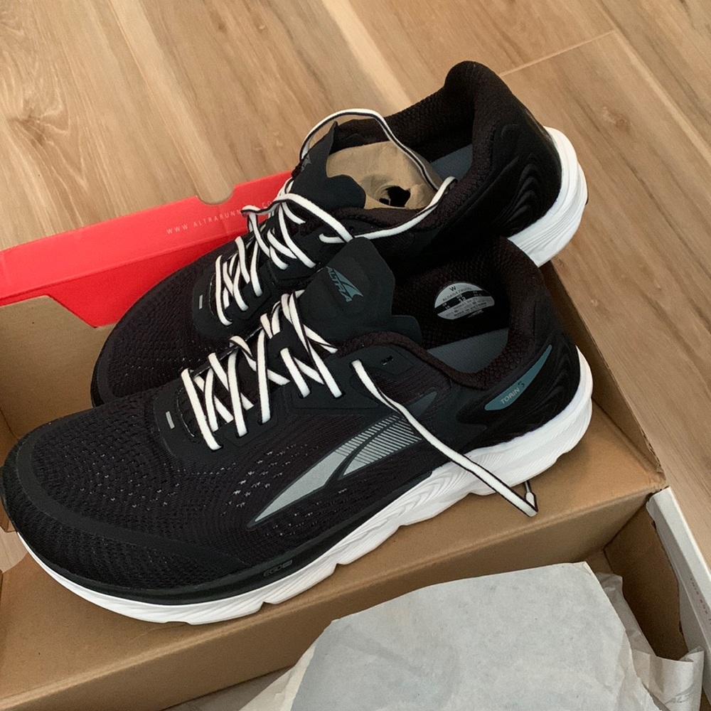 Brand new Altra athletic shoes, never worn